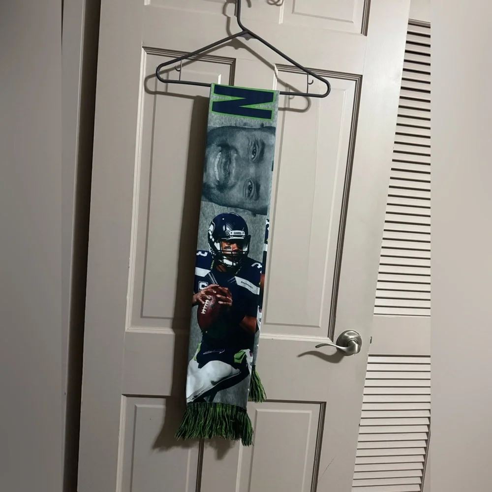 NFL Russell Wilson Seattle Seahawks Scarf Football